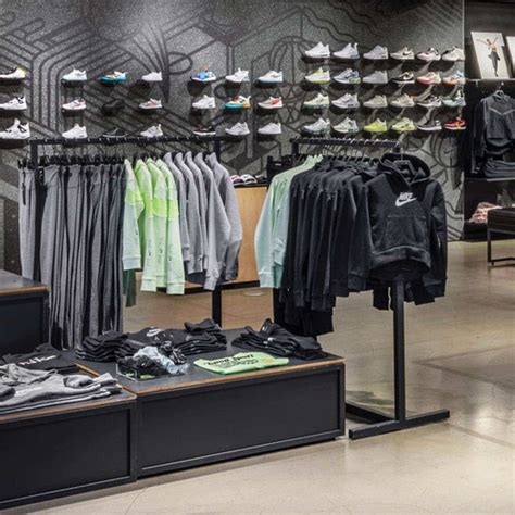 nike masonville place website